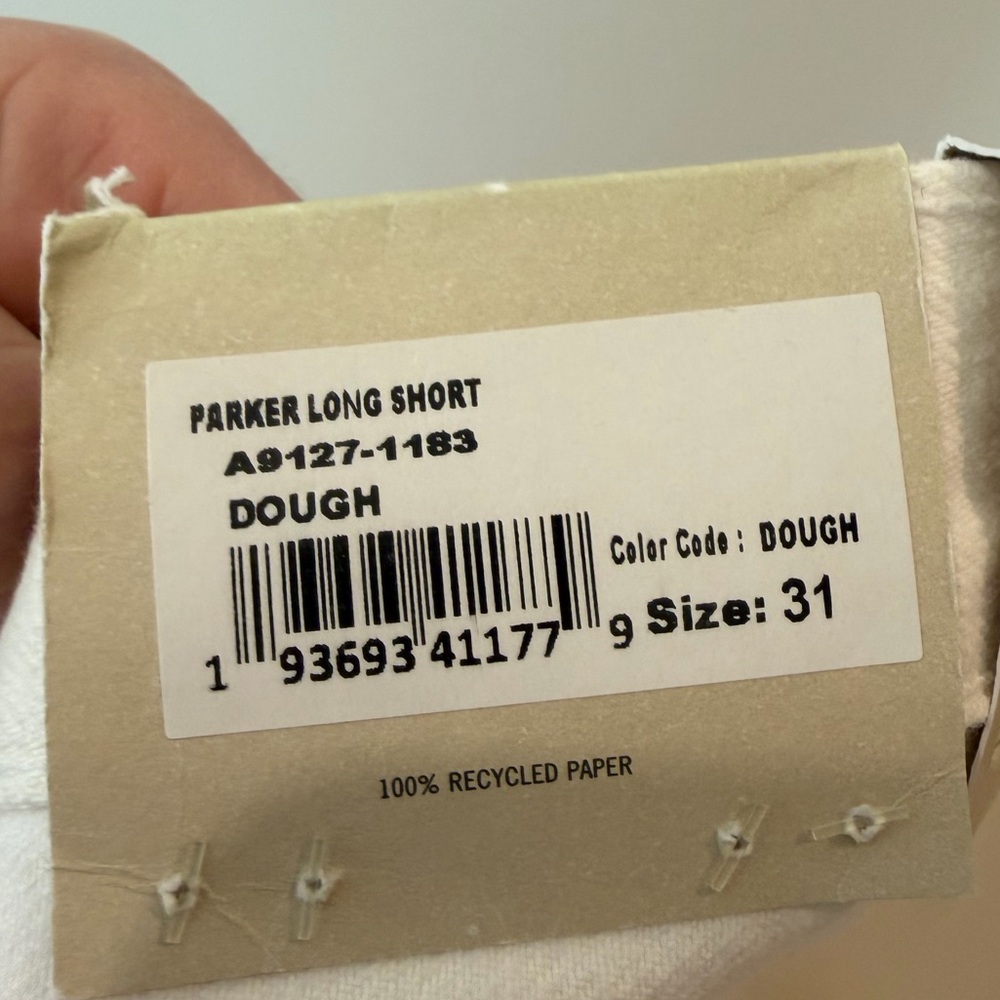 NWT AGOLDE Parker Long Short in Dough (White) - Picture 7 of 7